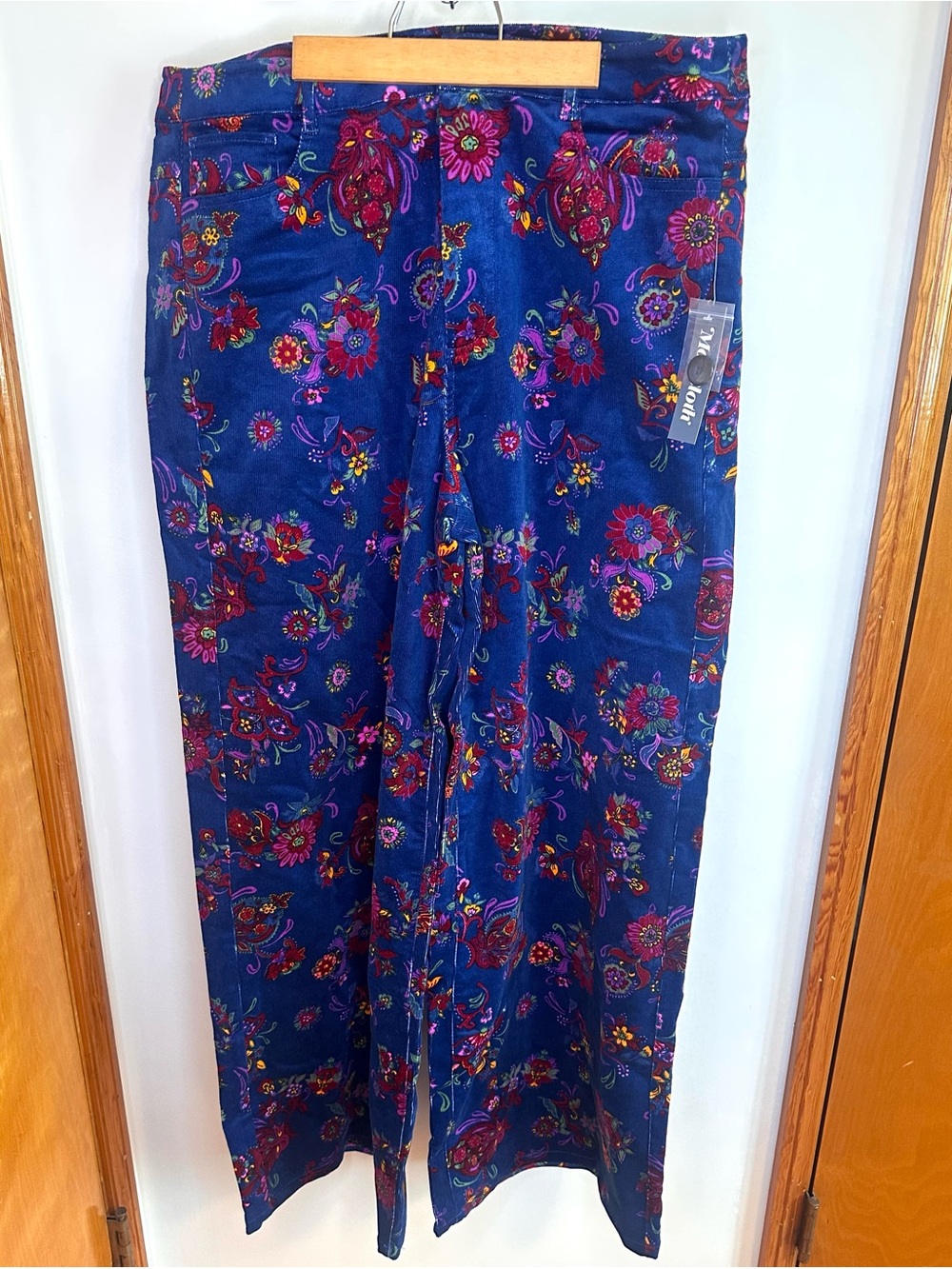 ModCloth 70s-Style Blue Paisley Floral
Corduroy Pants, 16W, NWT, Retro